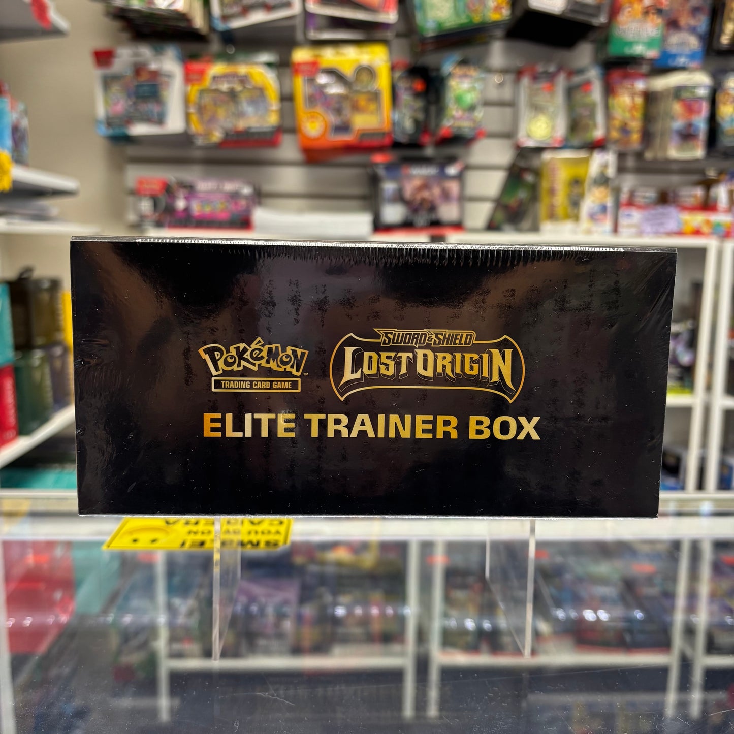 Pokemon Sword & Shield - Lost Origin Elite Trainer Box  [w/ Plastic Protector]