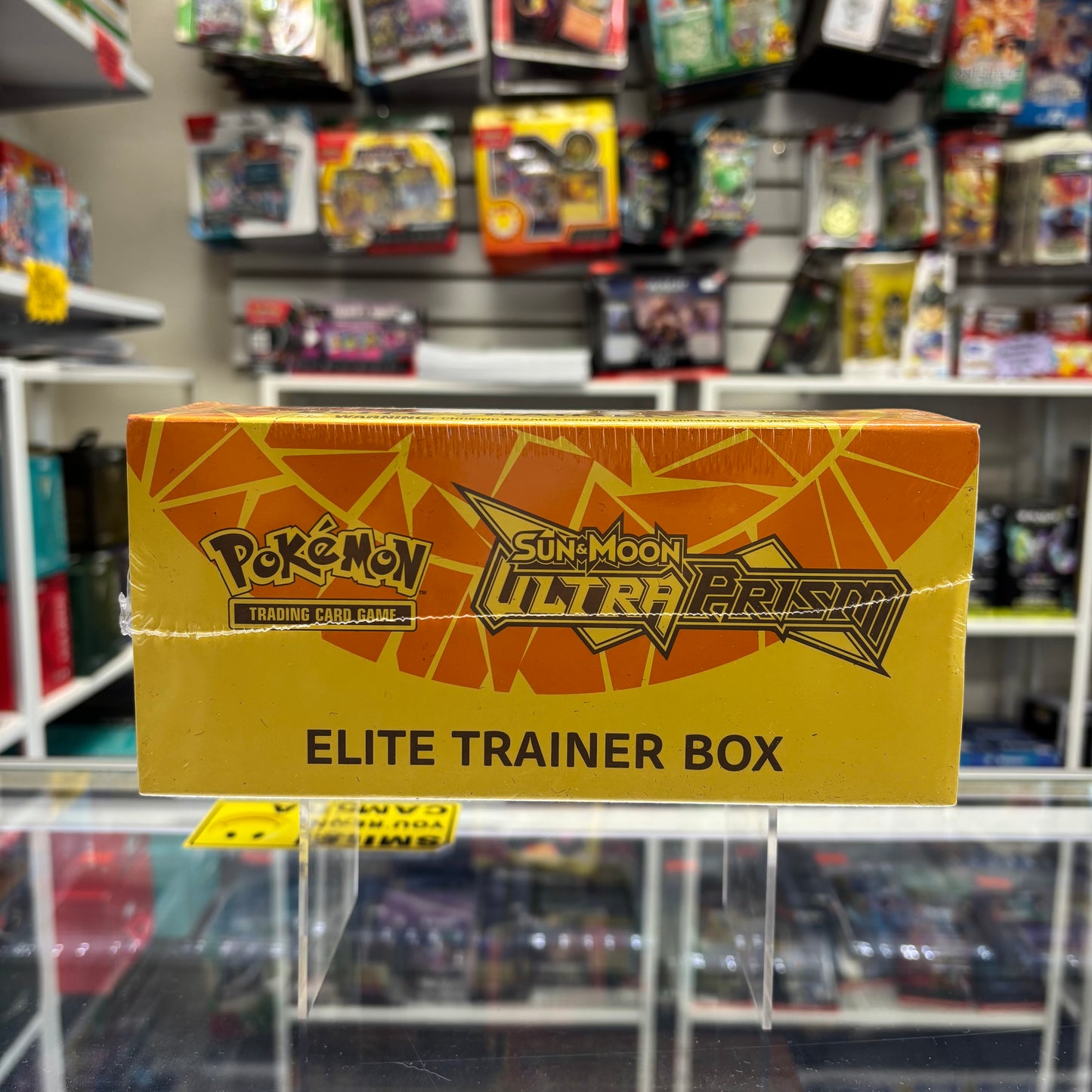 Pokemon Sun & Moon - Ultra Prism Elite Trainer Box  [w/ Plastic Protector]