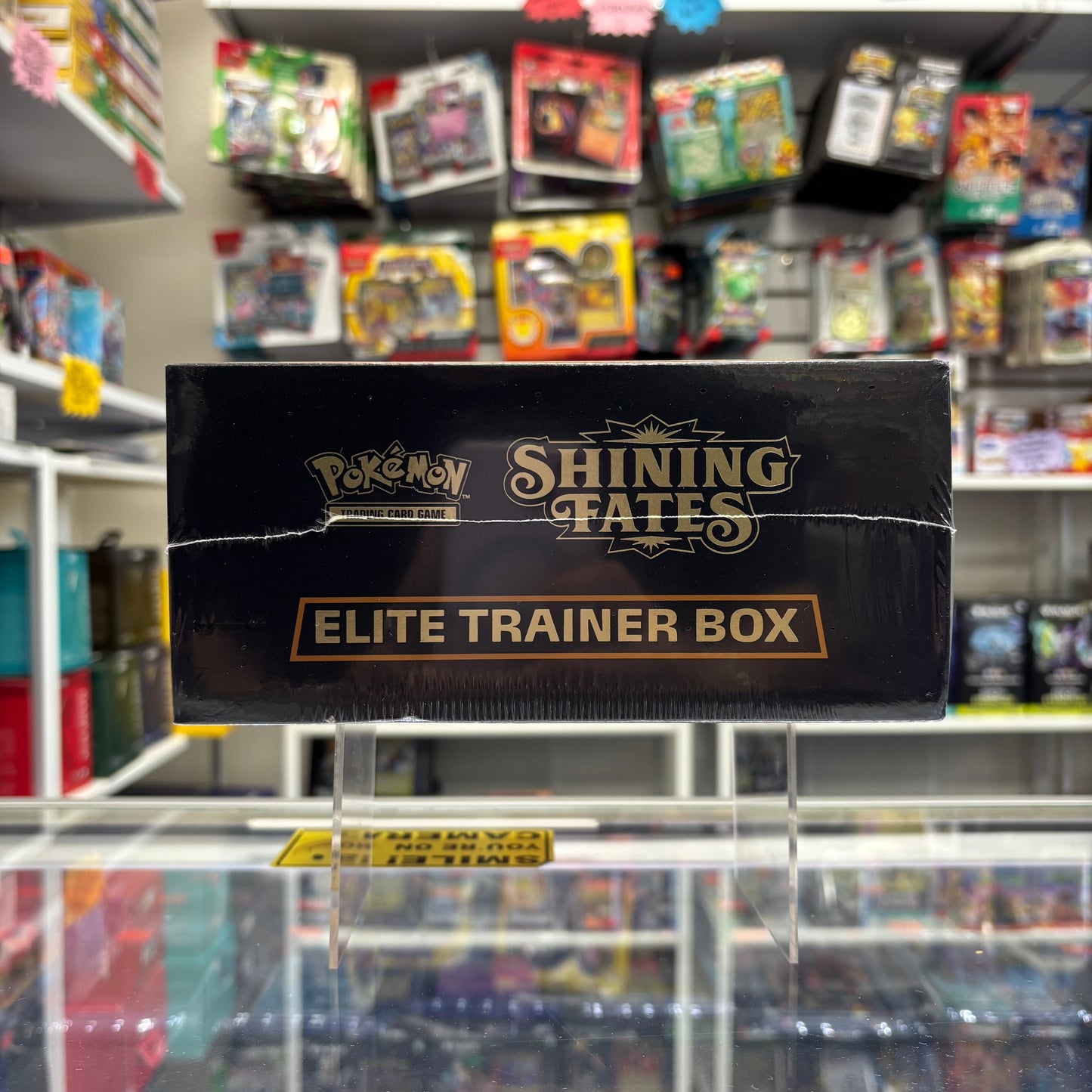 Pokemon - Shining Fates Elite Trainer Box [w/ Plastic Protector]