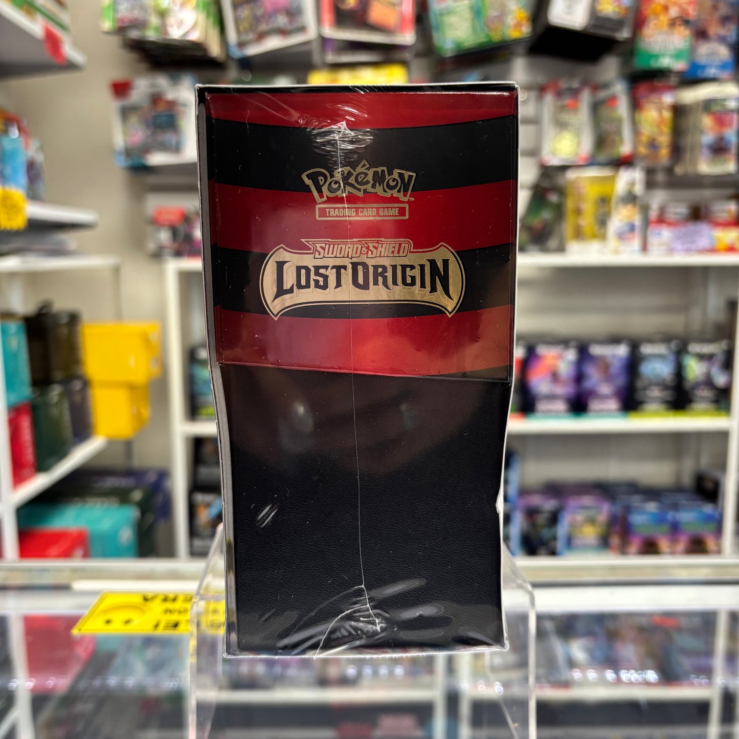 Pokemon Sword & Shield - Lost Origin Elite Trainer Box  [w/ Plastic Protector]