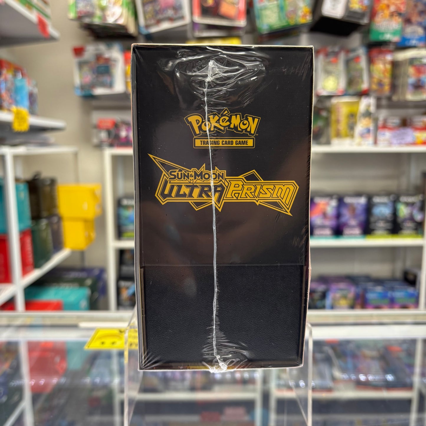 Pokemon Sun & Moon - Ultra Prism Elite Trainer Box  [w/ Plastic Protector]