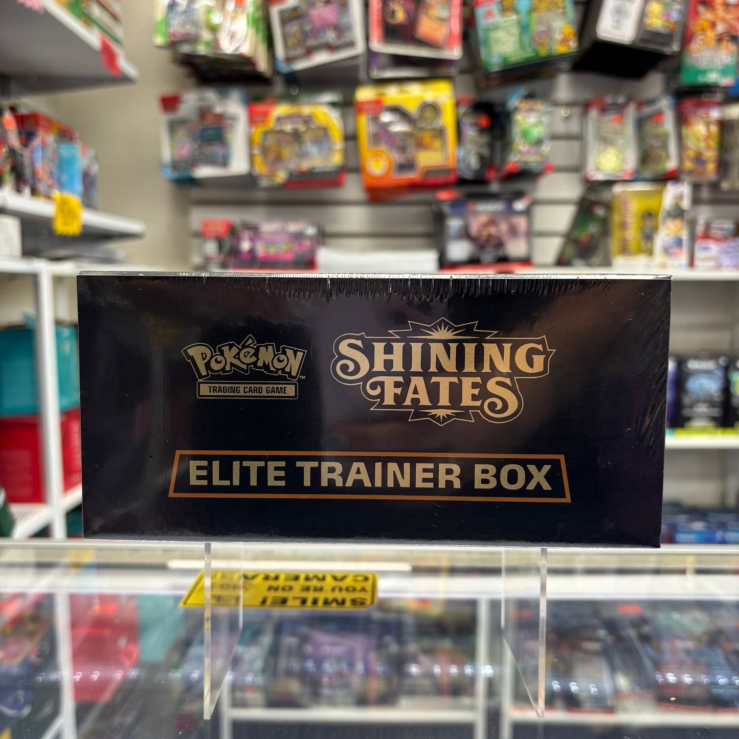Pokemon - Shining Fates Elite Trainer Box [w/ Plastic Protector]